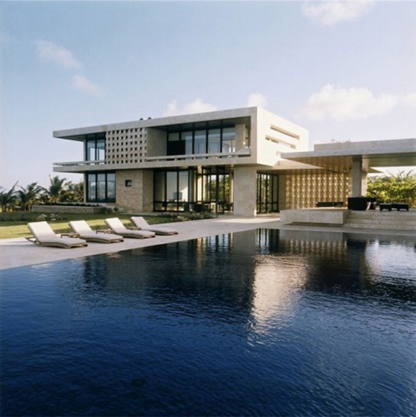 beach house with luxury pool design