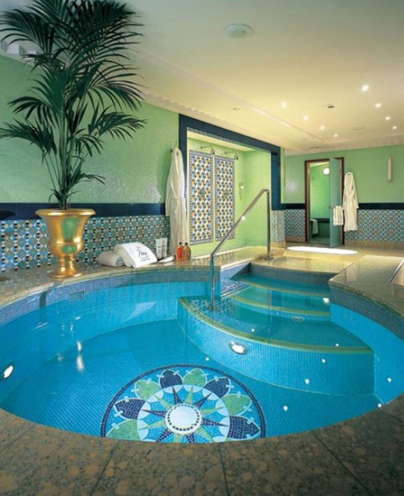 luxury swimming pool hotel
