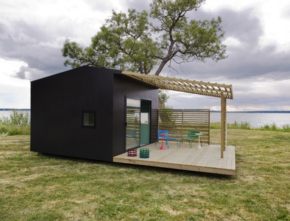 A Jonas Wagell’s Compact Mini House Architecture - Terrace