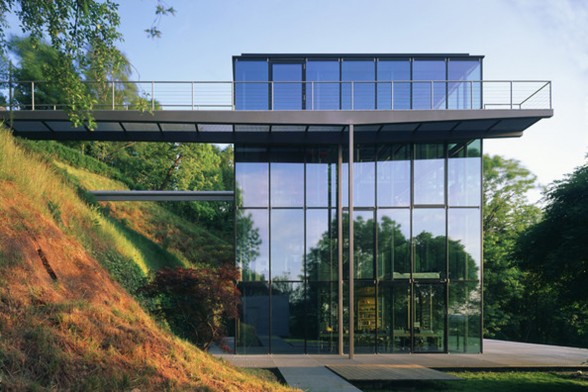 Amazing Glass House Architecture