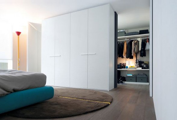 Comfortable Living House Idea - Changing Room
