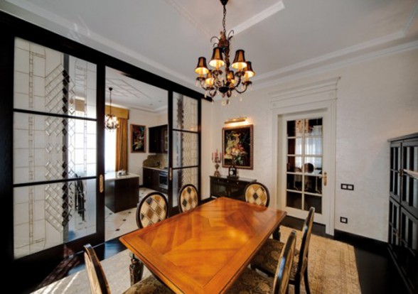 Elegant and Traditional Interior House Design - Dining Room