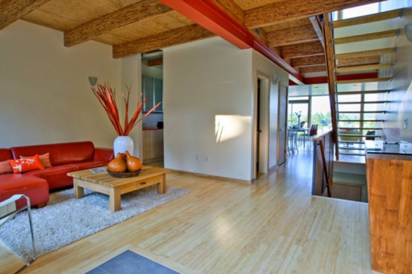 Green Eco-Friendly House Design in Columbia City - Livingroom