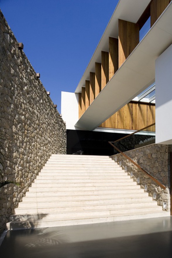 JH House, Resort Looking House Design in Brazil - Stairs