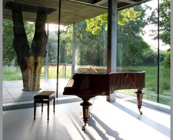 Jodlowa House, A Contemporary Glass House Architecture - Piano
