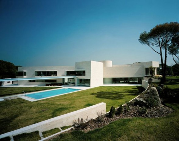 Luxury House Design by Spanish Architect