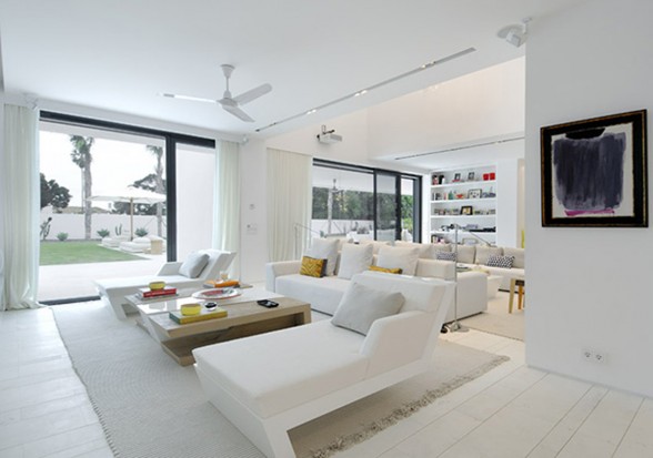 Mediterranean Vacation House, an Amazing Modern House - Livingroom