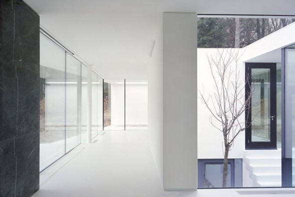 Modern Design Glass Villa House by Powerhouse - Alley