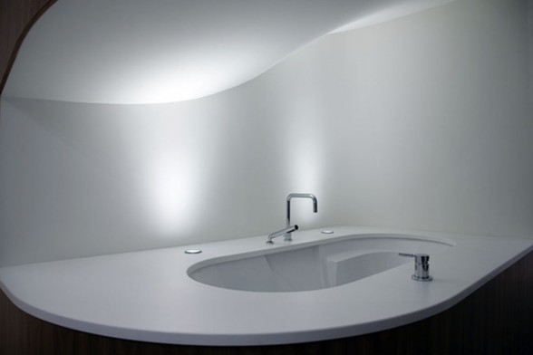 Modern Design Glass Villa House by Powerhouse - Bathroom