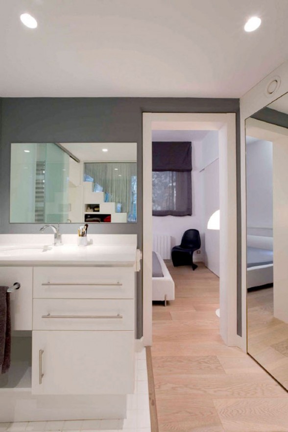 Modern Looking Apartment Idea - Bathroom
