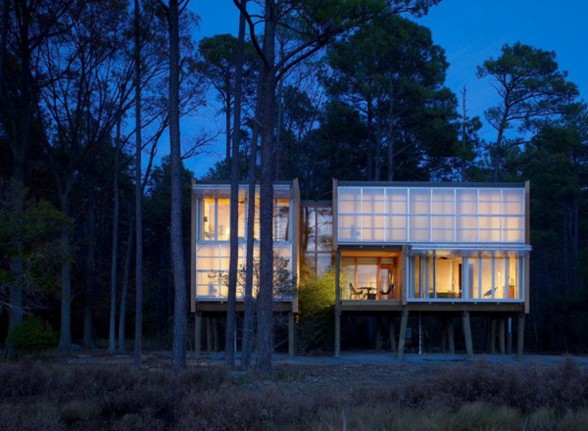 Modern and Natural Environment Prefab House Design