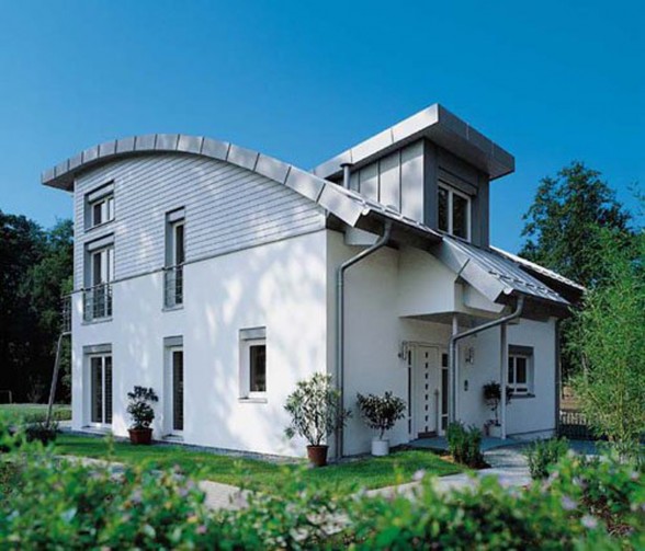 Popular Passive House in Germany by WeberHaus - Garden