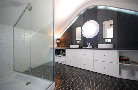 Renovated Loft Apartment for Family Living House Idea - Bathroom
