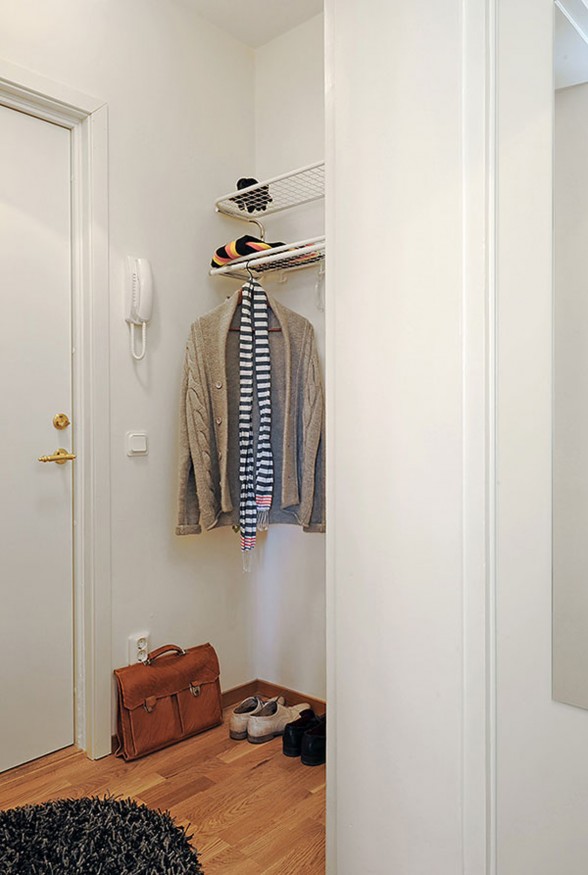 Small Space Apartment - Dressroom