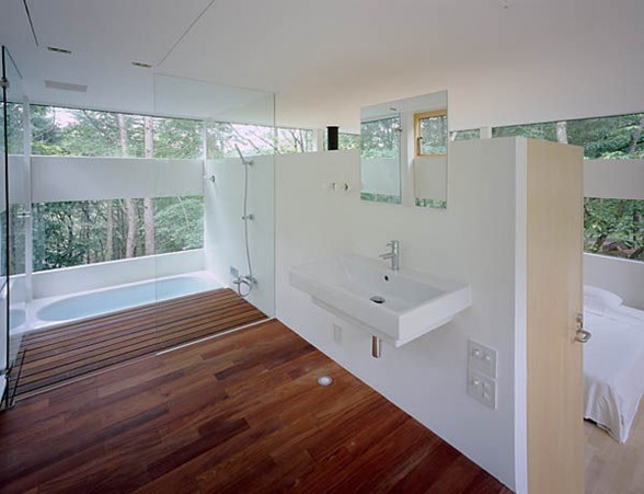 The Ring House, Glass House Design by Takei Nabeshima - Bathroom