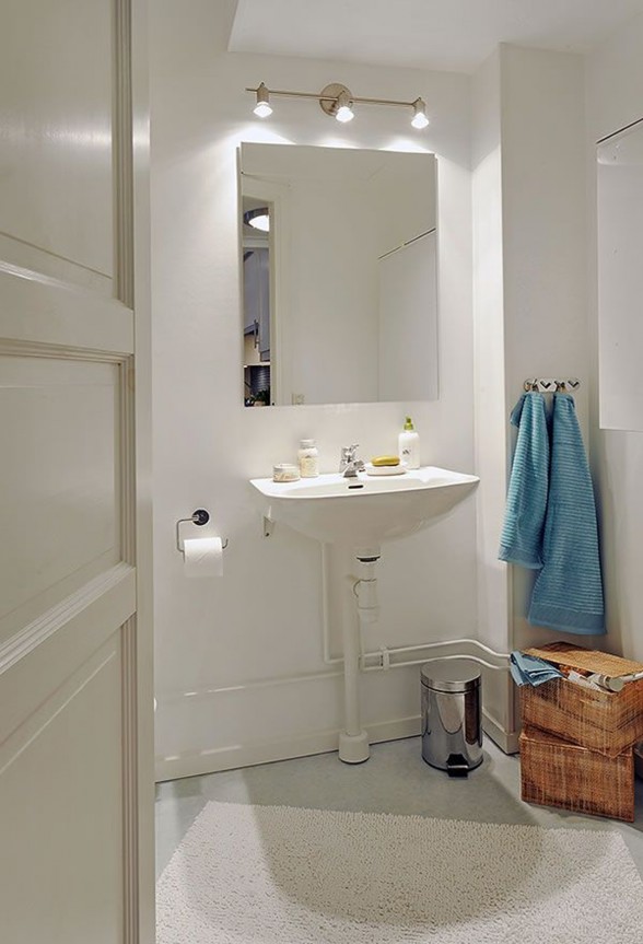 White Apartment in Swedish Inspiration - Bathroom