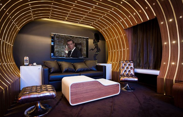 007 James Bond Themes Room in Hotel Le Seven - Livingroom