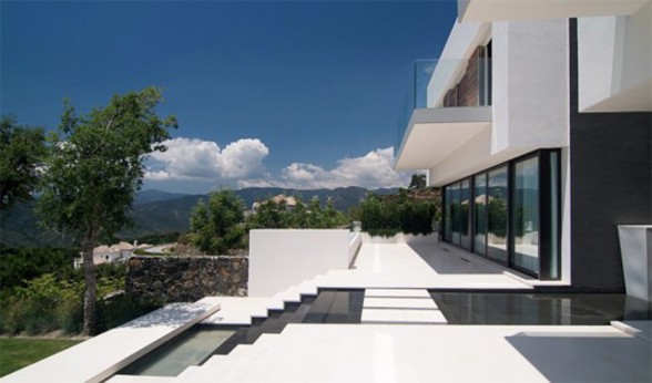 Amazing Landscape in Modern and Luxurious Home Design - Terraces