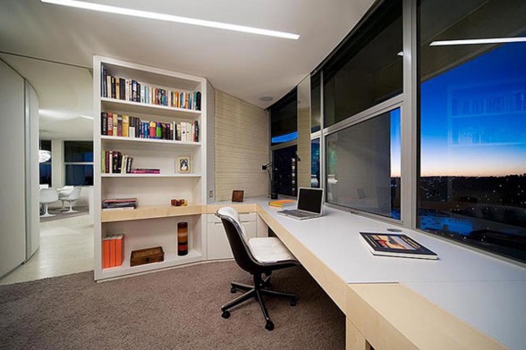 Amazing One Floor Apartment with Stunning Views - Working Desk