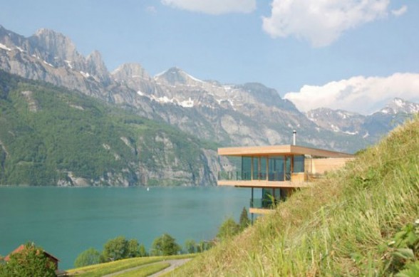 Contemporary House with Lakeside Landscape