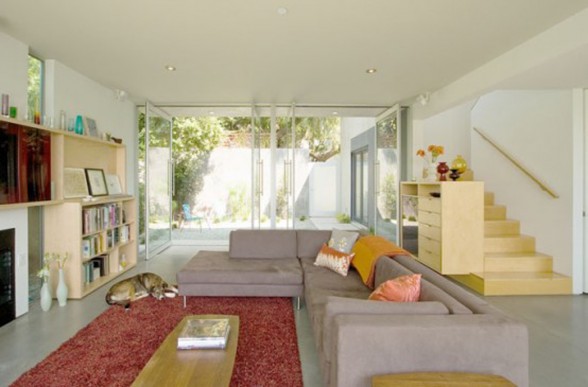 Creative Terracing in A Glass House Design - Livingroom