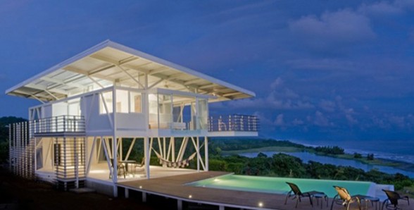 Environmentally Friendly Beach House Design