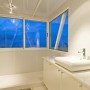 Environmentally Friendly Beach House Design: Environmentally Friendly Beach House Design   Bathroom