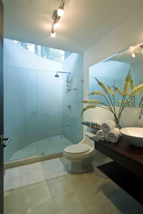 Exotic Home Architecture in Costa Rica - Bathroom