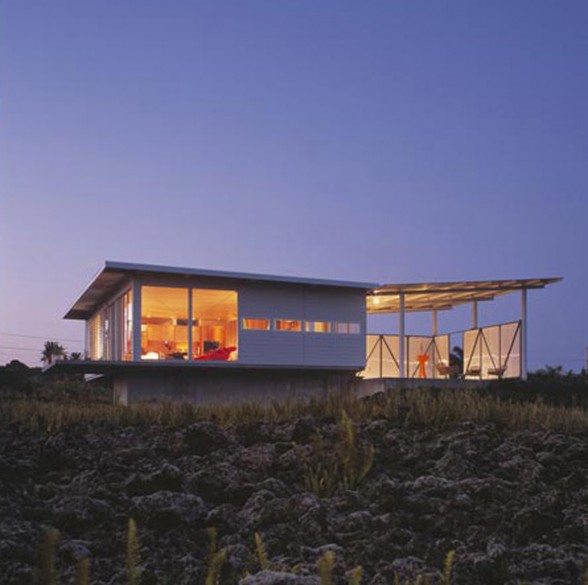 Hawaiian Small Cottage, A Environmentally Friendly House Design - Night View