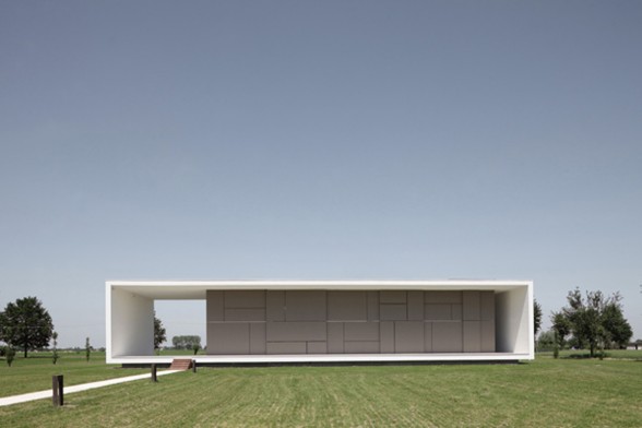 Italian Modern and Minimalist House Design from Andrea Oliva