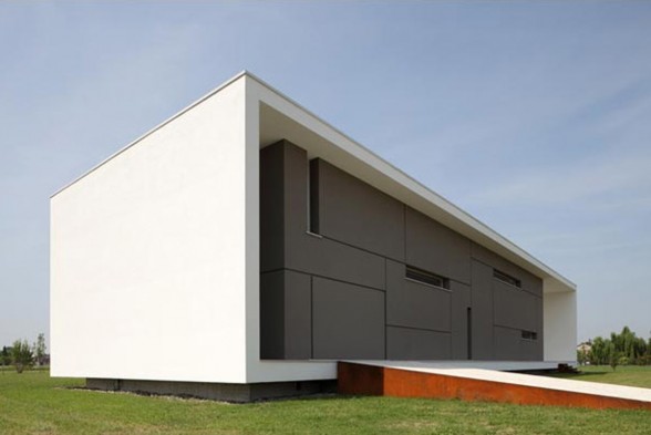 Italian Modern and Minimalist House Design from Andrea Oliva - Backyard