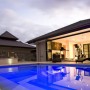 Luxury House Design with Resort Style: Luxury House Design With Resort Style   Pool