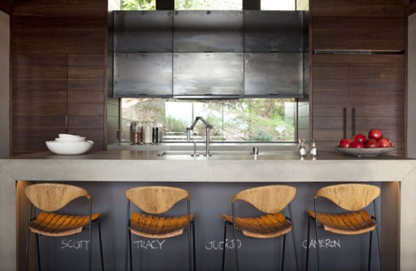 Modern and Eco-Friendly House Design in California - Kitchen