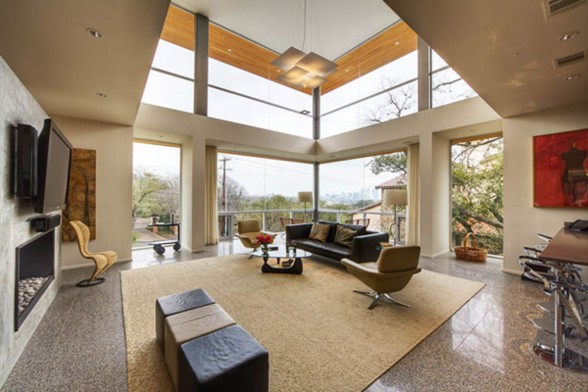 Passive Solar House, Beautiful Contemporary Home Design in Texas - Livingroom