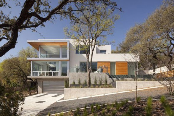 Passive Solar House, Beautiful Contemporary Home Design in Texas - Yard