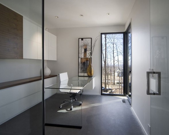 Quebec Contemporary Mountain Home Plans - Working Desk