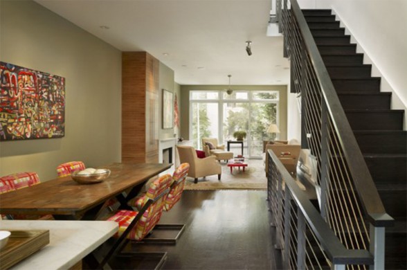Rooftop Garden in Modern Townhouse Architecture - Dining room