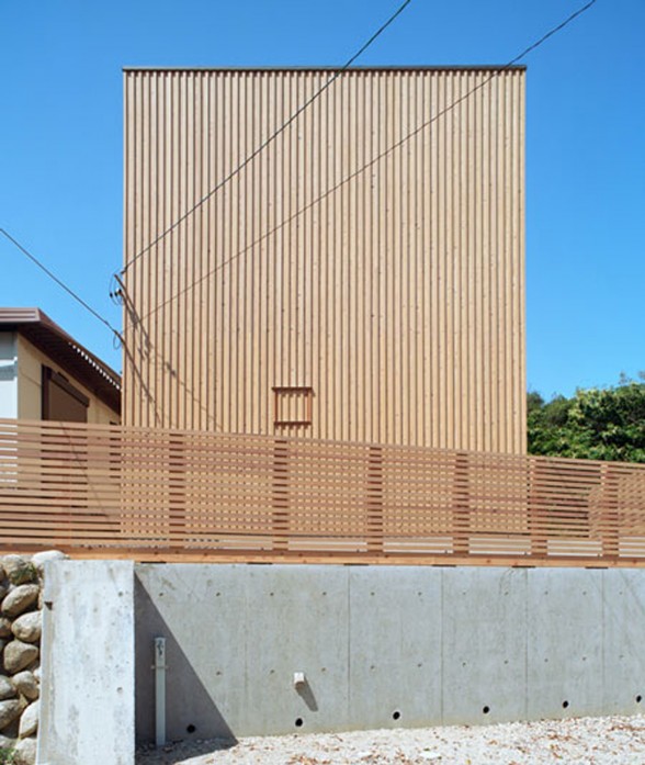 Simple Design Wooden House Architecture in Japan - Garden