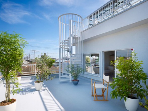 Suppose Design Architecture, Glasses Rooftop Japanese House - Balcony