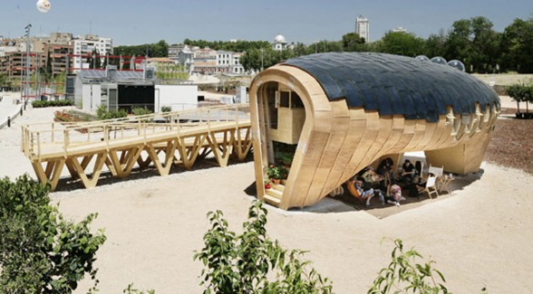 Unique Green-Eco House by IAAC - Garden