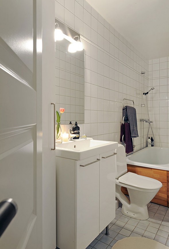 Vintage Details Inside Apartment Inspiration - Bathroom