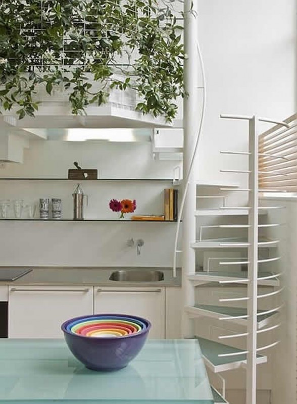 Another Living Space for Rent in London, Corsica Street Apartment - Staircase