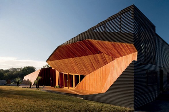 Australian Letterbox House, A Unique Architecture from McBride Charles Ryan