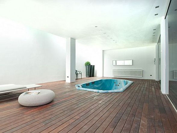 Elegant Contemporary Villa in Sleek White Themes - Spa