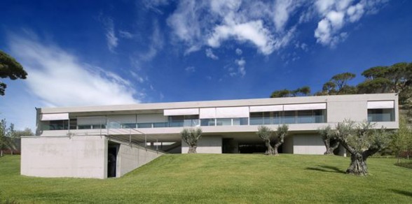Solid House Architecture, Awesome Home for Holiday in Spain