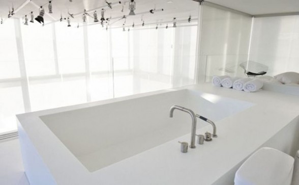The Williams Studio, Elegant Mountain House Architecture by GH3 - Bathroom
