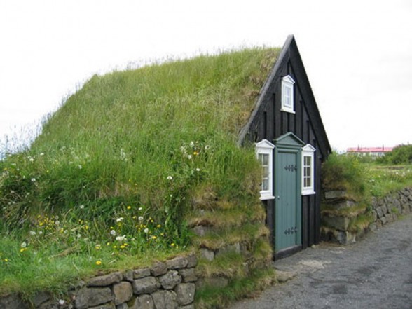 Traditional Icelandic House, Beautiful Green Building - Road