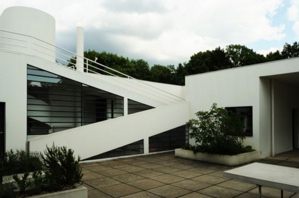 Villa Savoye, French Villa Architectural by Le Corbusier - Yard
