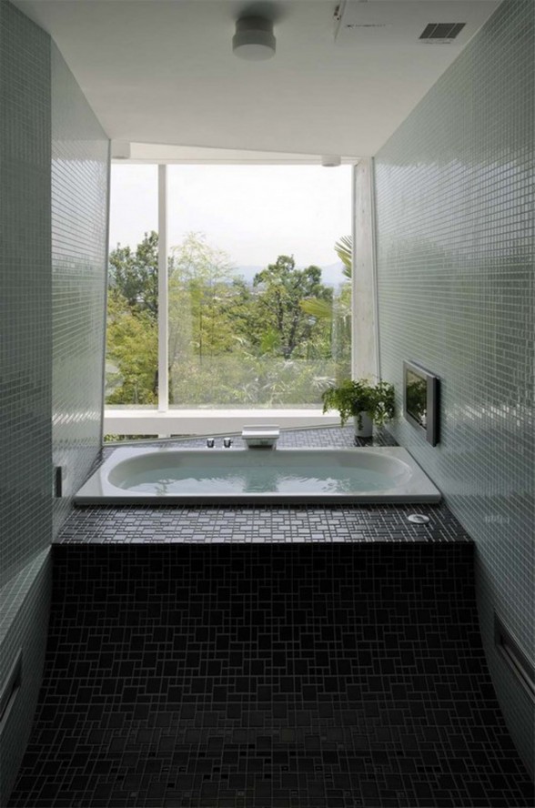 Hills House in Kyoto, Wonderful Space Configuration Architecture - Bathtub