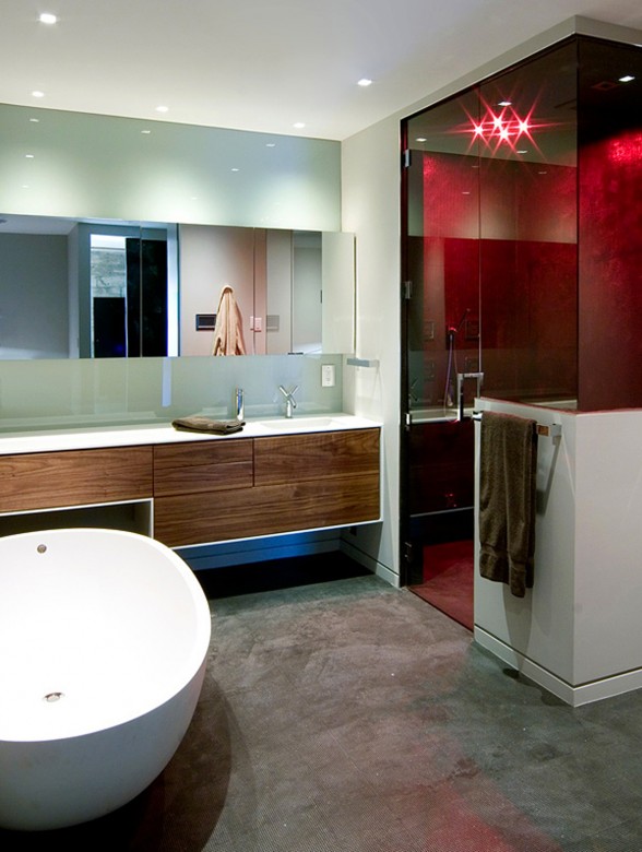 Modern Design from Kelly Reynolds, Modern Apartment in Vancouver - Bathroom